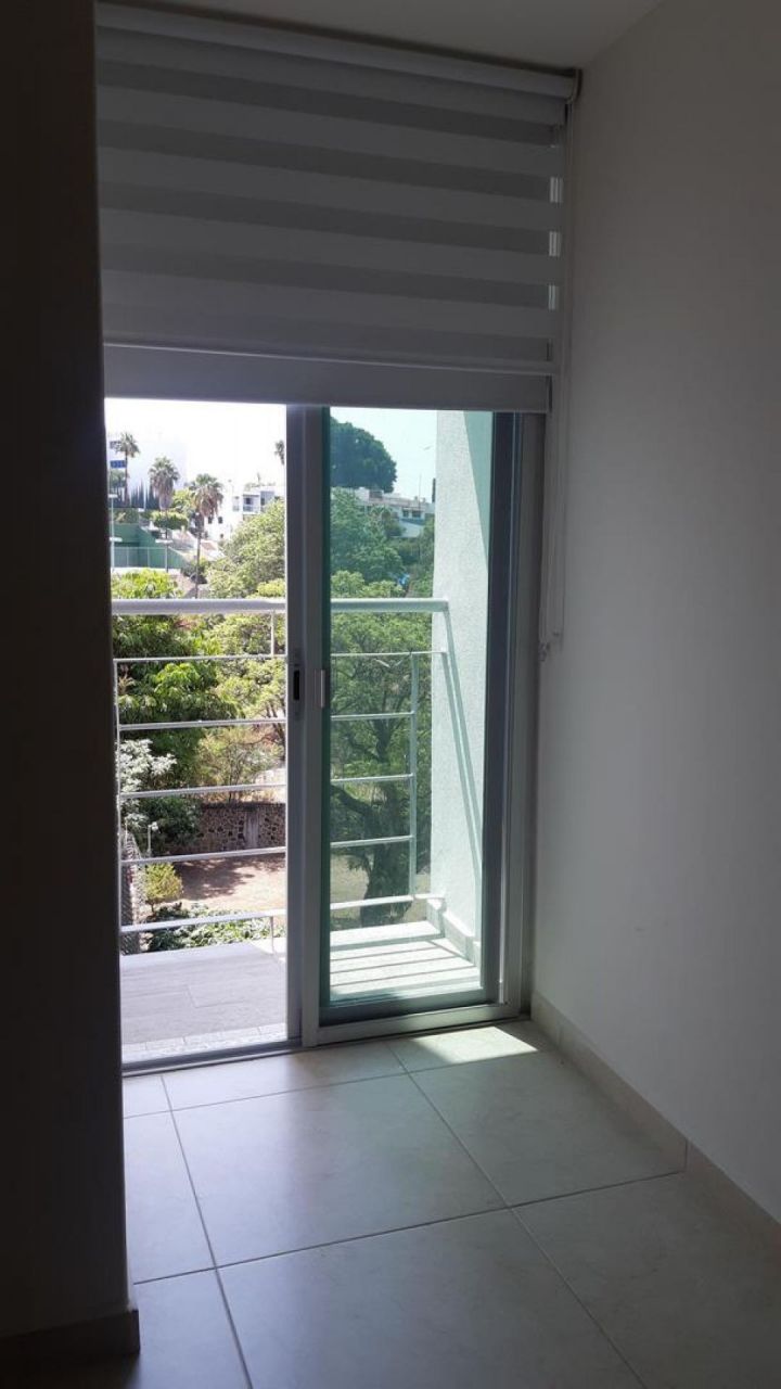 {"esp":"Terraza recamara 1","ing":""}